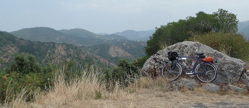 cerisesurlegteau17kmdedescenteverslimoux.jpg
